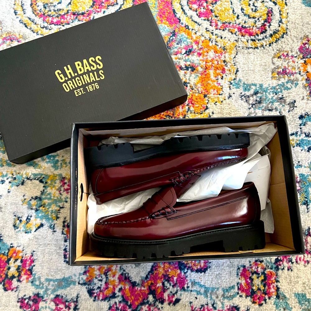 Womens BRAND NEW GH BASS loafers. Never been worn